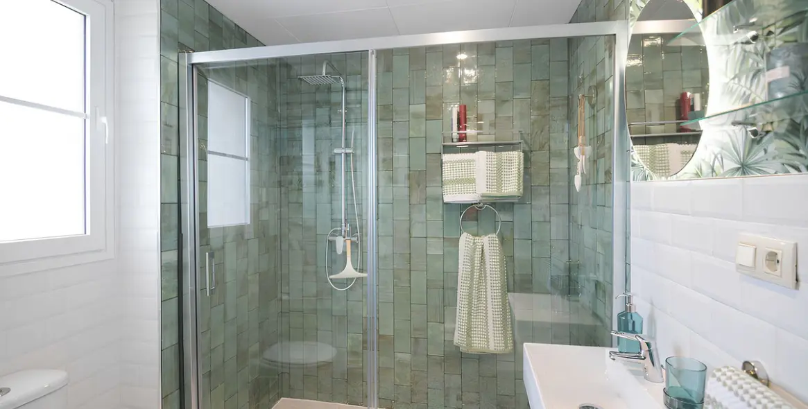 Продажа апартаментов на среднем этаже в Riviera del Sol 33