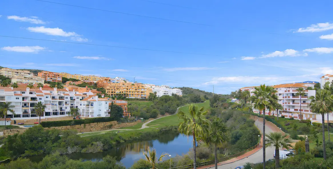 Продажа апартаментов на среднем этаже в Riviera del Sol 34