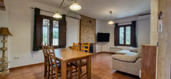 Продажа  отдельно стоящей виллы в South of spain 0