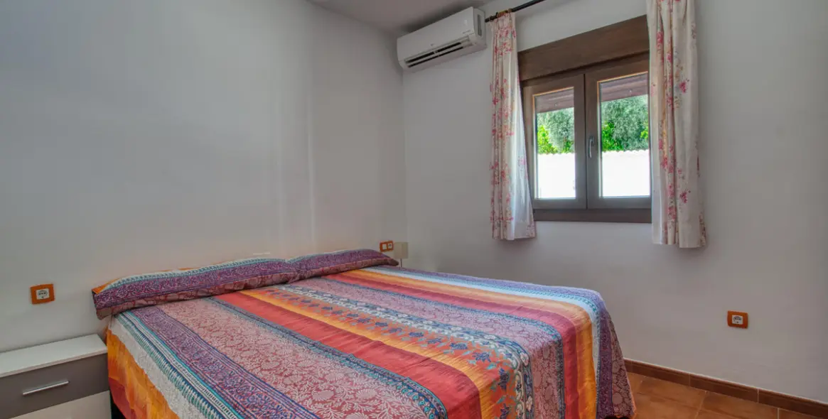 Продажа  отдельно стоящей виллы в South of spain 25