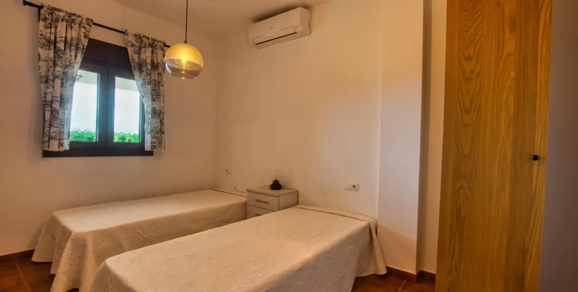 Продажа  отдельно стоящей виллы в South of spain 30