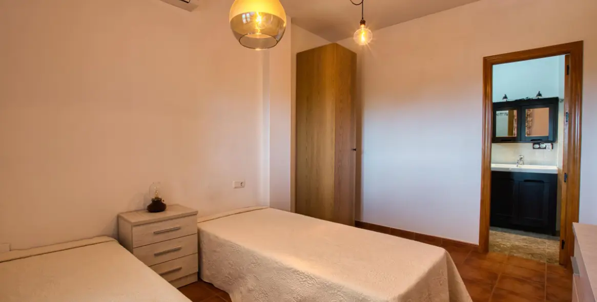 Продажа  отдельно стоящей виллы в South of spain 31