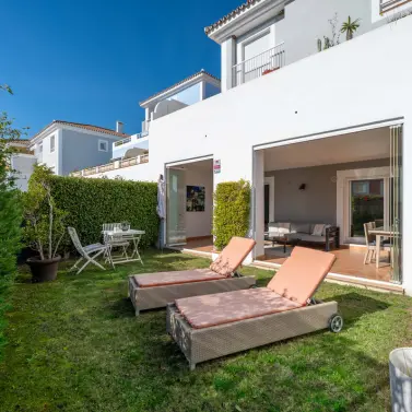 Продажа апартаментов на первом этаже в Estepona