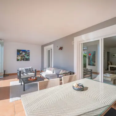 Продажа апартаментов на первом этаже в Estepona