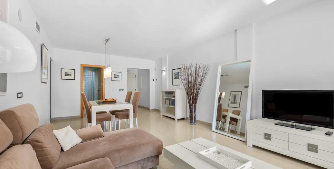 Sale of ground floor apartment in Estepona 5