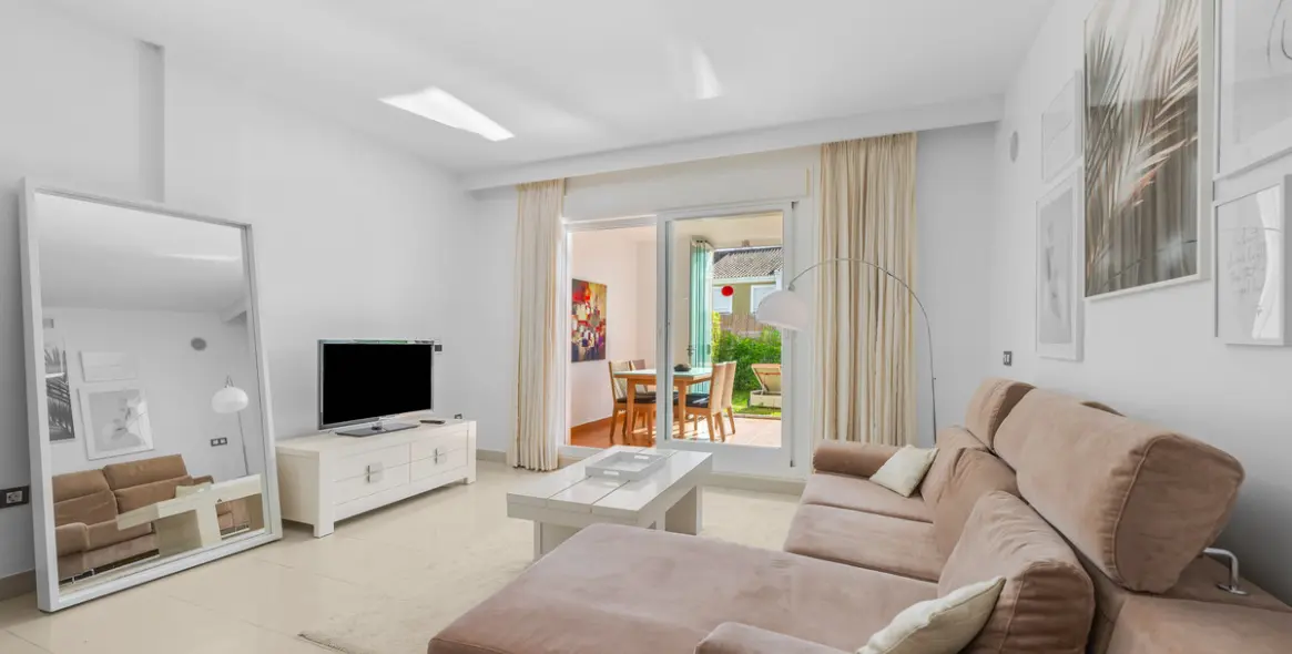 Sale of ground floor apartment in Estepona 6