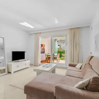 Продажа апартаментов на первом этаже в Estepona