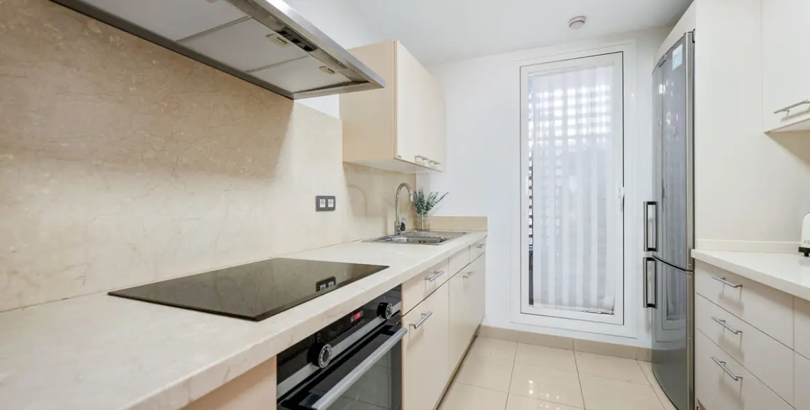 Sale of ground floor apartment in Estepona 14