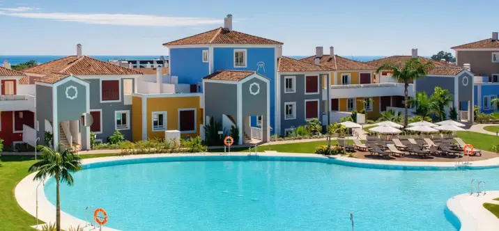 Sale of ground floor apartment in Estepona 1