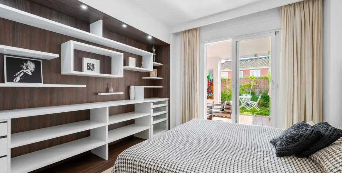 Продажа апартаментов на первом этаже в Estepona 16