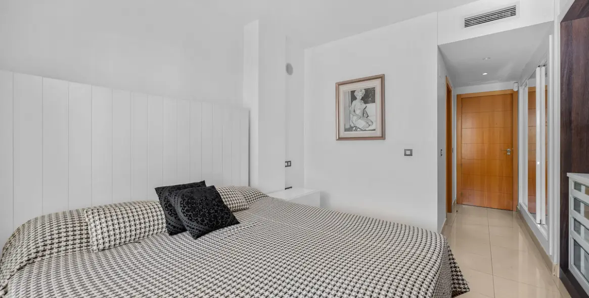 Продажа апартаментов на первом этаже в Estepona 17