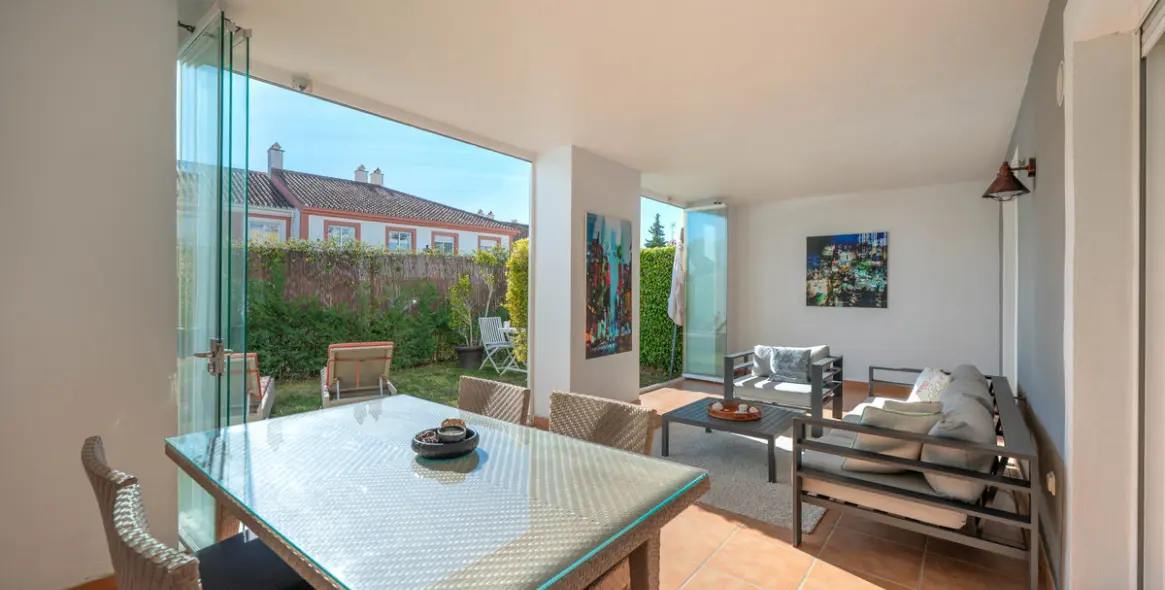 Продажа апартаментов на первом этаже в Estepona 28