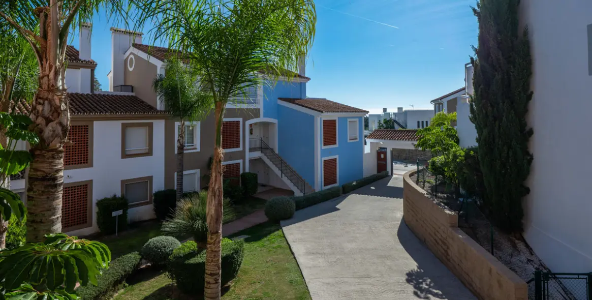 Продажа апартаментов на первом этаже в Estepona 39