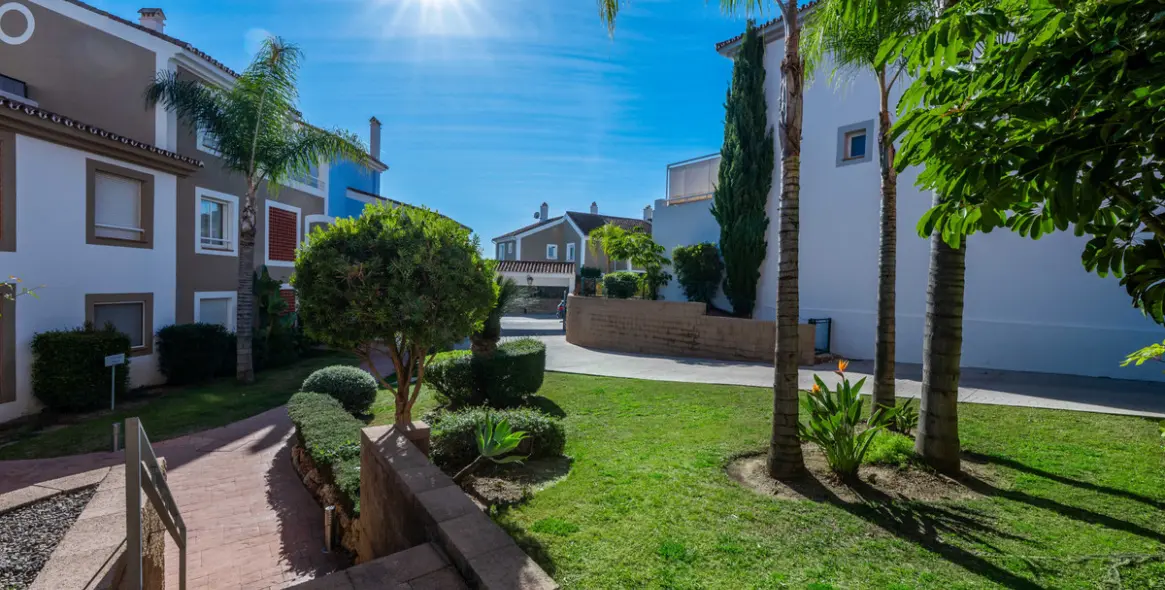 Продажа апартаментов на первом этаже в Estepona 40