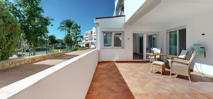 Sale of ground floor apartment in Torrequebrada 2