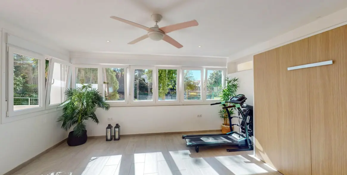 Sale of ground floor apartment in Torrequebrada 18