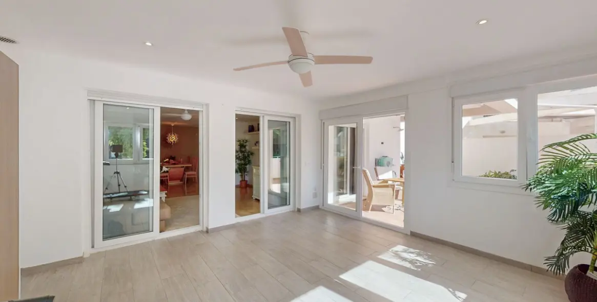 Sale of ground floor apartment in Torrequebrada 19