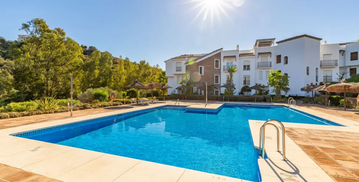 Sale of middle floor apartment in Los Arqueros 1