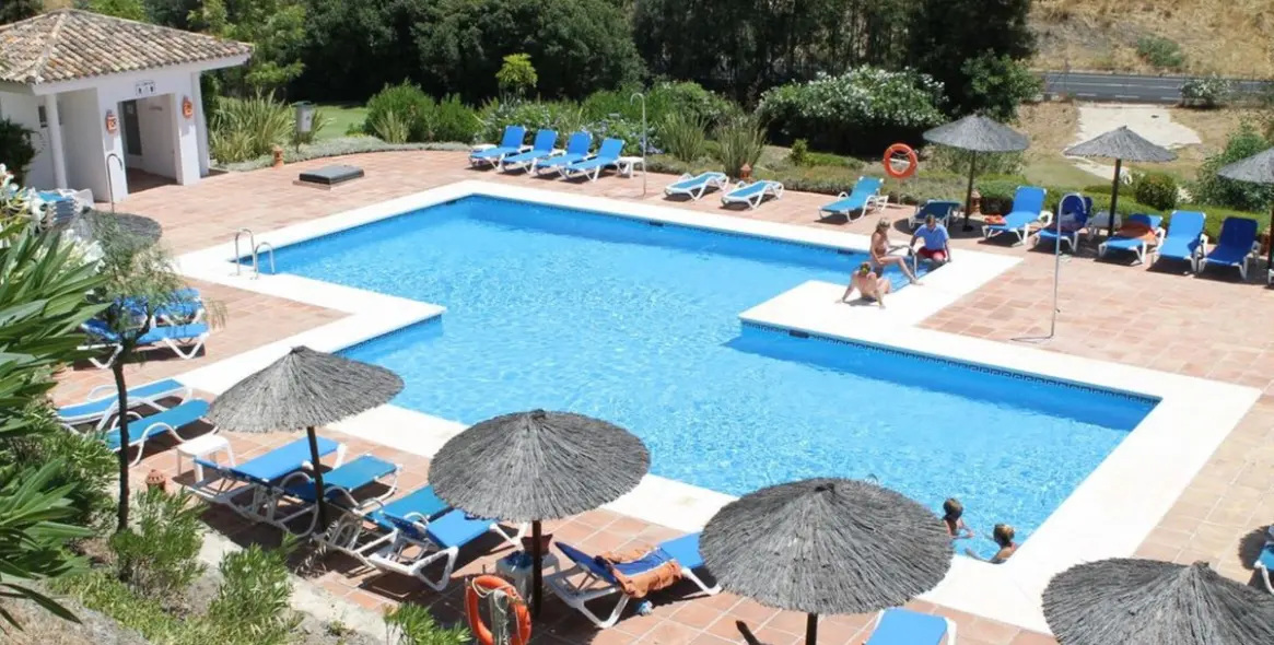 Sale of middle floor apartment in Los Arqueros 3