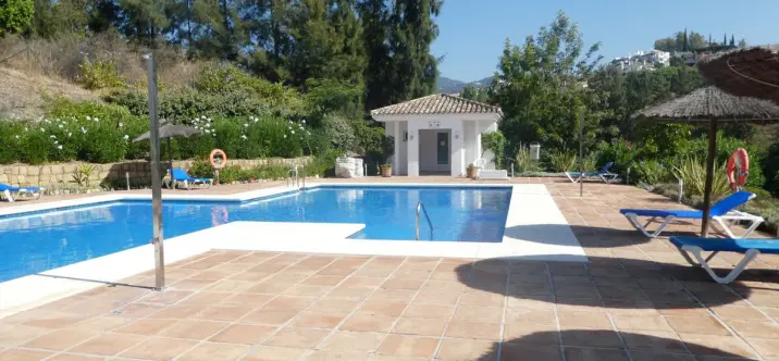 Sale of middle floor apartment in Los Arqueros 3