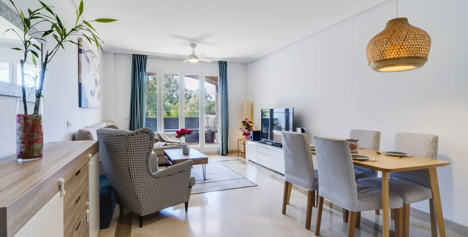 Sale of middle floor apartment in Los Arqueros 2