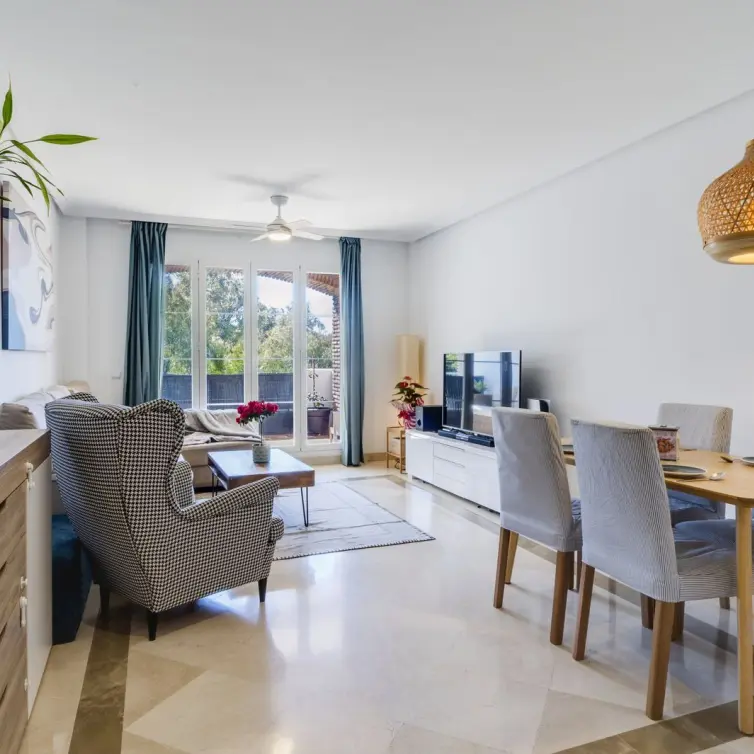 Sale of middle floor apartment in Los Arqueros
