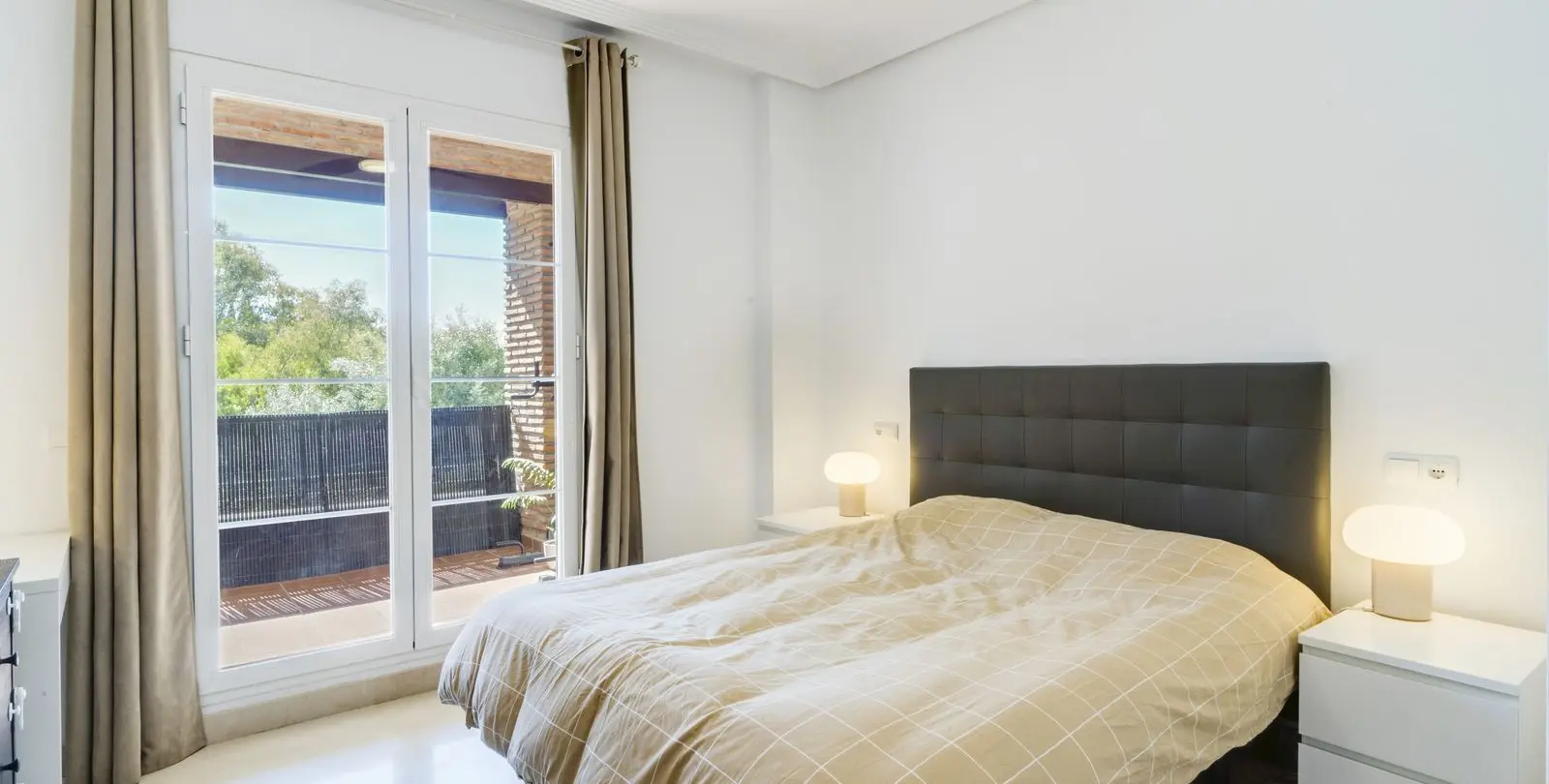 Sale of middle floor apartment in Los Arqueros 6