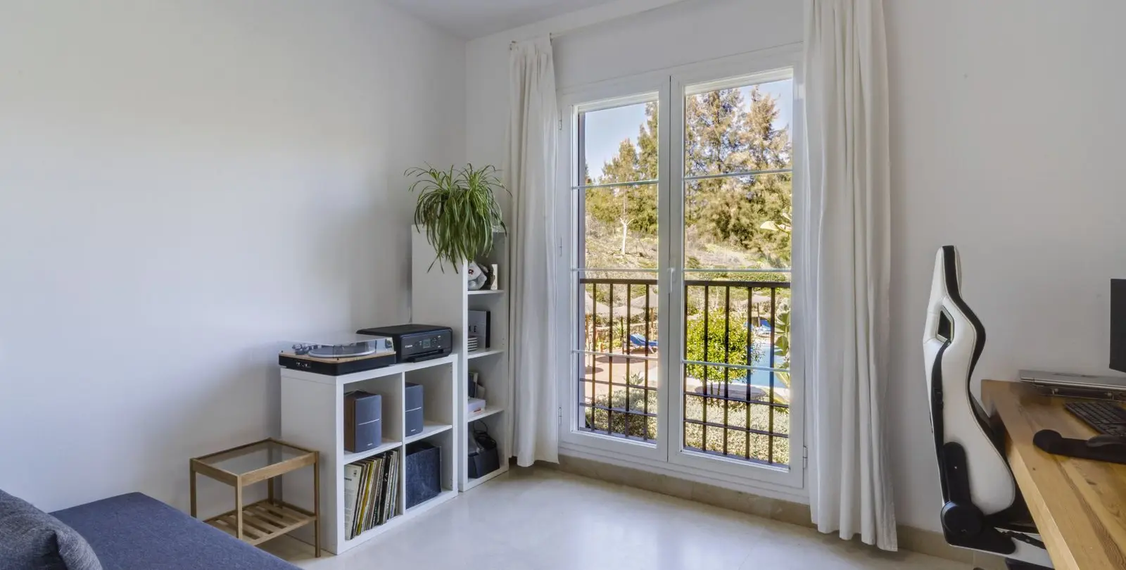 Sale of middle floor apartment in Los Arqueros 10