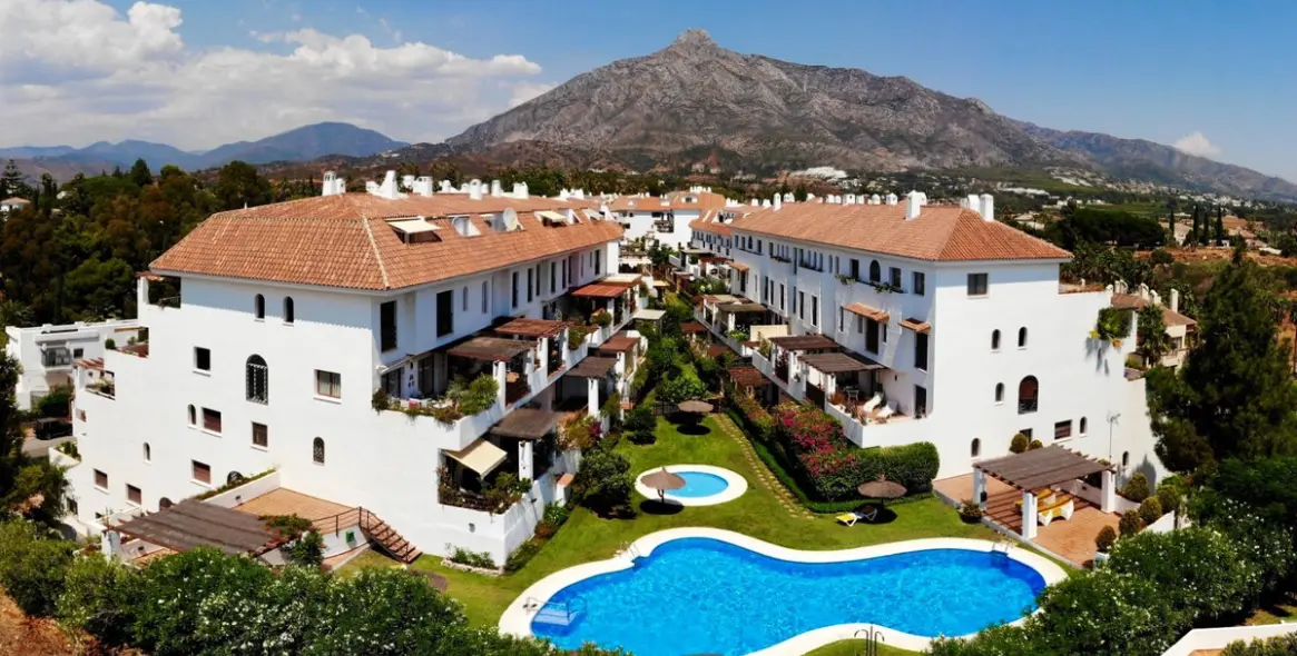 Долгосрочная аренда апартаментов на среднем этаже в The Golden Mile 1