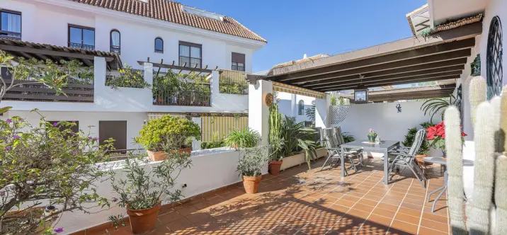 Alquiler a largo plazo de apartamento en planta media en The Golden Mile 1