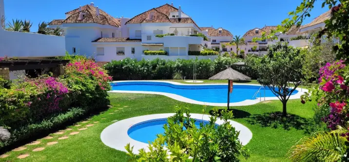 Alquiler a largo plazo de apartamento en planta media en The Golden Mile 3