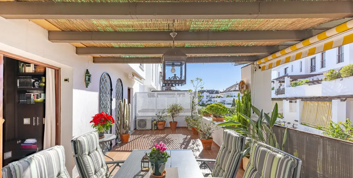 Долгосрочная аренда апартаментов на среднем этаже в The Golden Mile 5