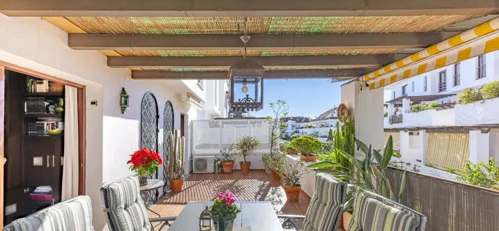 Alquiler a largo plazo de apartamento en planta media en The Golden Mile 4