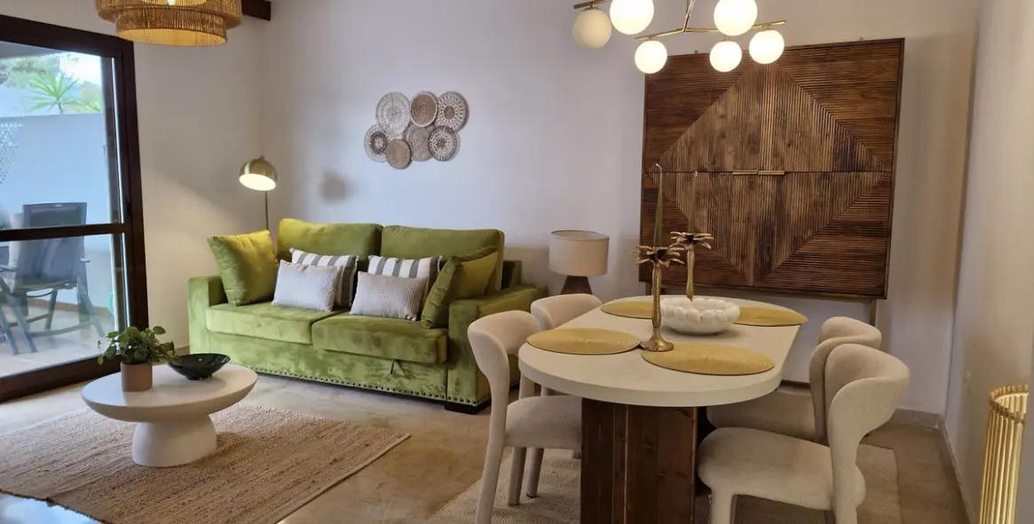 Долгосрочная аренда апартаментов на среднем этаже в The Golden Mile 11