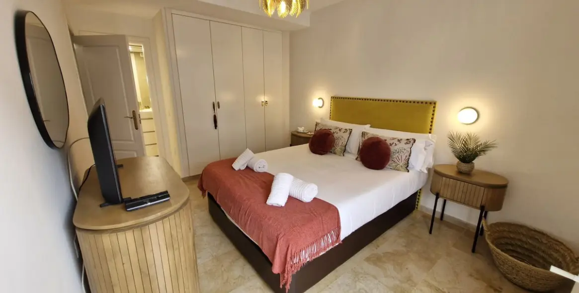 Долгосрочная аренда апартаментов на среднем этаже в The Golden Mile 12