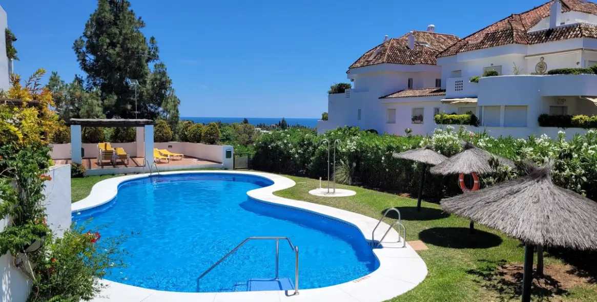 Долгосрочная аренда апартаментов на среднем этаже в The Golden Mile 15