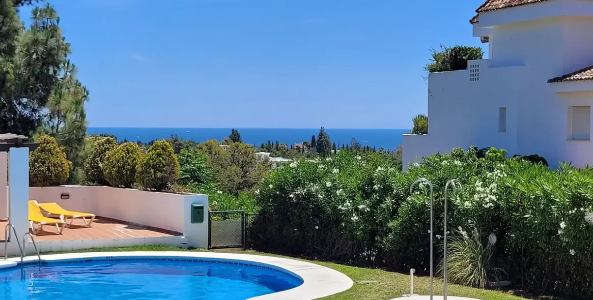 Долгосрочная аренда апартаментов на среднем этаже в The Golden Mile 16