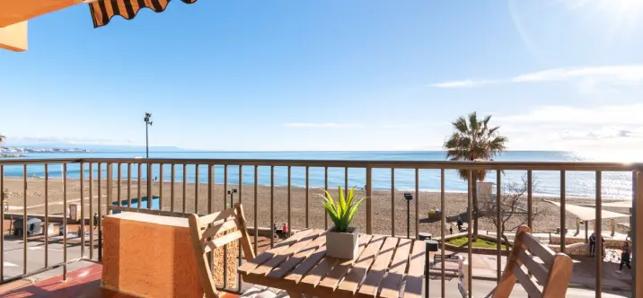 Sale of middle floor apartment in Fuengirola 0