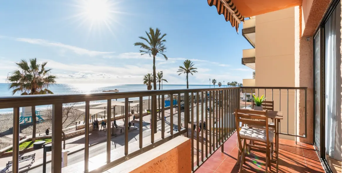 Sale of middle floor apartment in Fuengirola 2