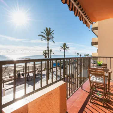 Sale of middle floor apartment in Fuengirola