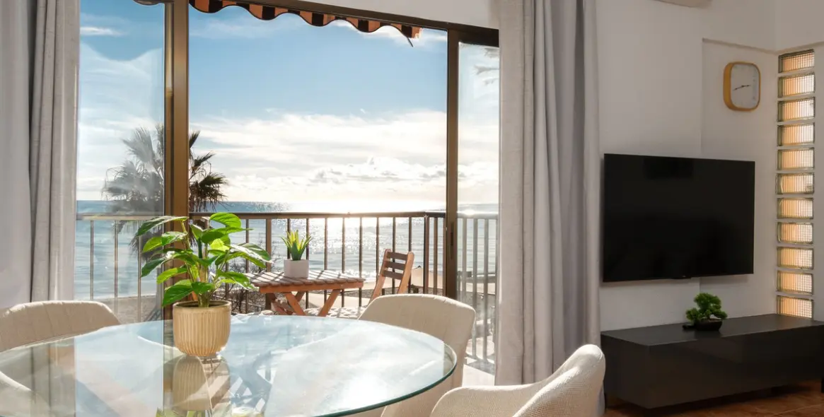 Sale of middle floor apartment in Fuengirola 3