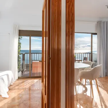 Sale of middle floor apartment in Fuengirola