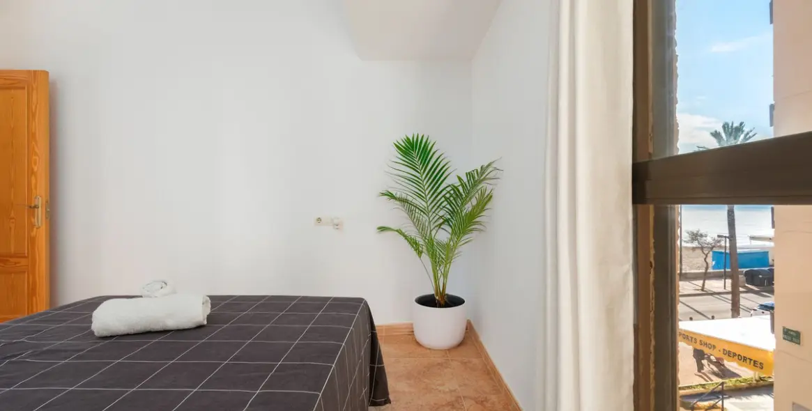 Sale of middle floor apartment in Fuengirola 10