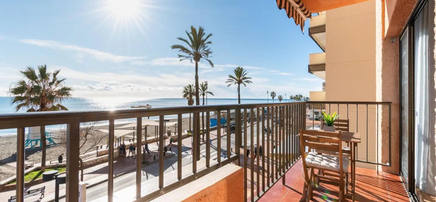 Venta de apartamento en planta media en Fuengirola 1