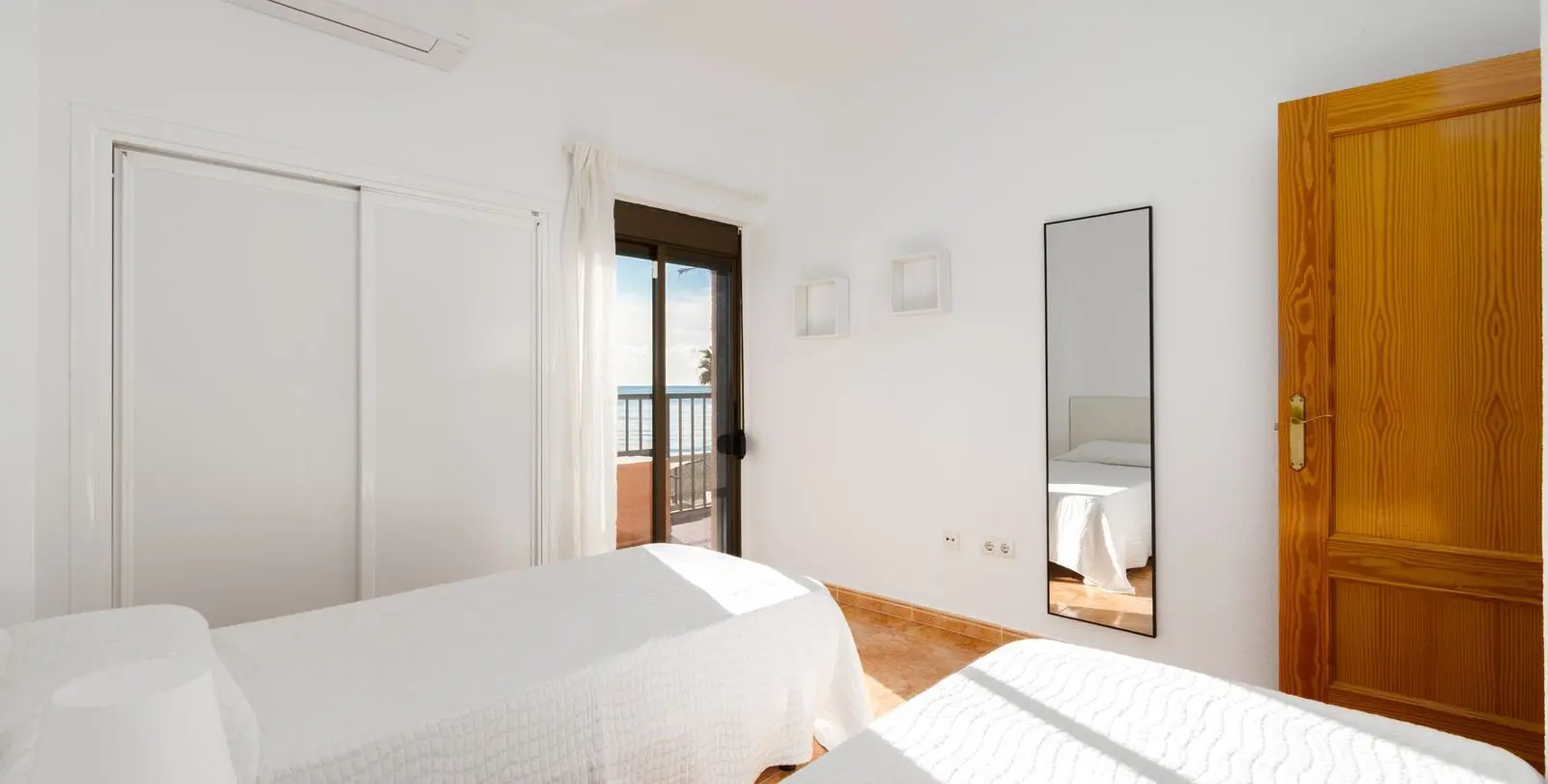Sale of middle floor apartment in Fuengirola 8