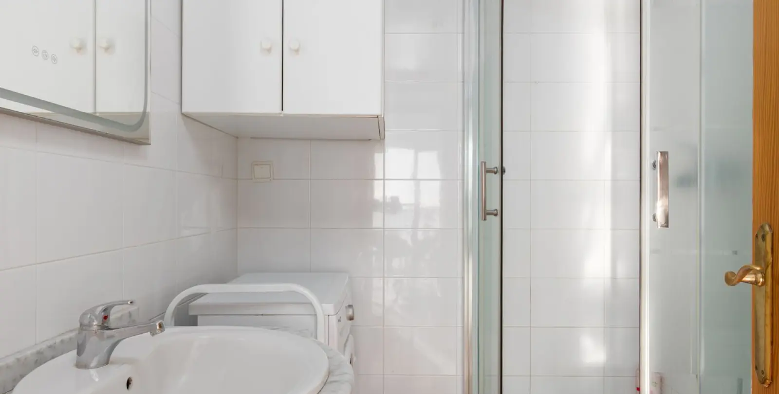 Sale of middle floor apartment in Fuengirola 12