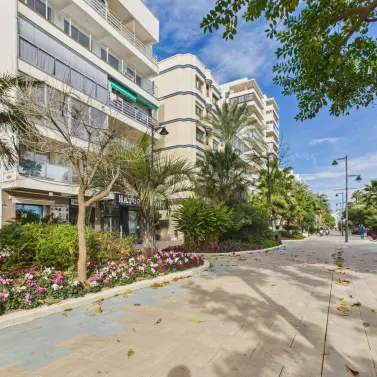 Продажа апартаментов на среднем этаже в Estepona