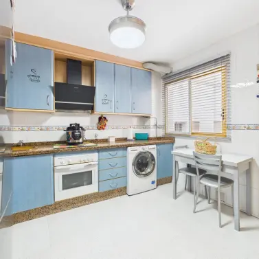 Продажа апартаментов на среднем этаже в Estepona