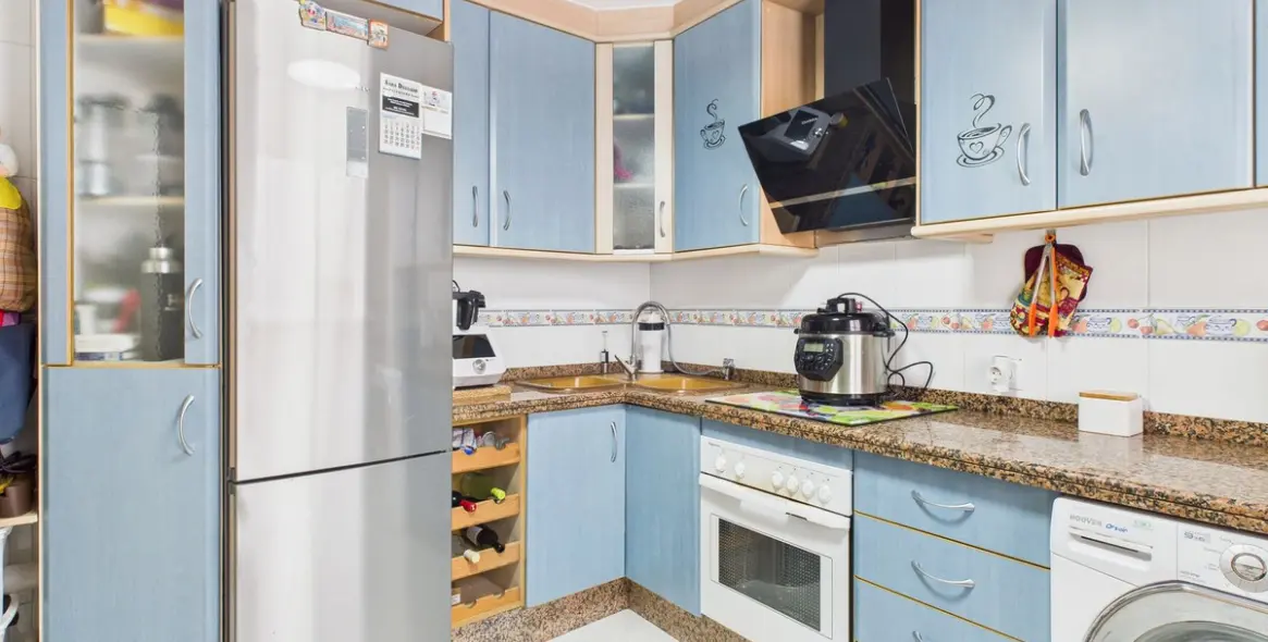 Sale of middle floor apartment in Estepona 6