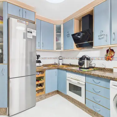 Продажа апартаментов на среднем этаже в Estepona